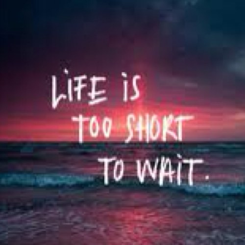 Hey there! We write about life quotes and other things such as One Direction and Justin B.ツ Owners: @_Foreveryoung14 @_staycool18 & @mariadelrocioo @natismiles_