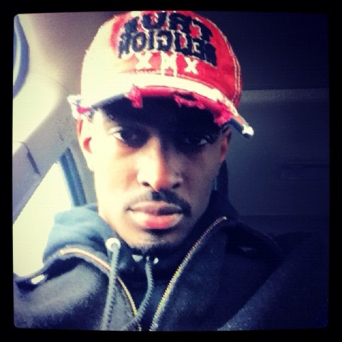 If uont kno me ask about me....tell sumbdy bout me so they can get jealous