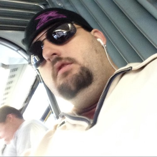 It's Matt Big Stats Frankel an aspiring entertainment mogul who hosts a show @BIGSTATSRADIO & i'm part of @msfp_kr3w & i even rapped to @Jlo on @AmericanIdol