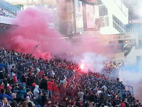 Zarzasaltaeras's profile picture. Si jugaras en el cielo moriria por verte