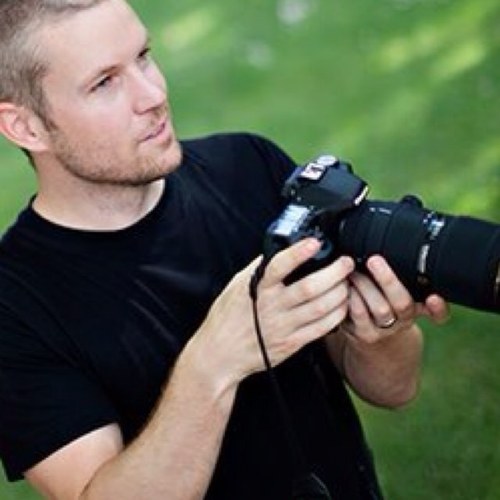 Wedding photographer, children photographer, portrait photographer... photographer... hmmm... just a dude who LOVES photography!! ;)