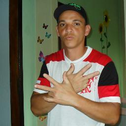 Os covardes morrem muitas vezes antes da morte, o Valente experimenta o gosto da morte somente uma vez.