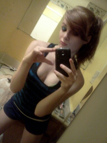 I am 19 and I am prettied laid back and I am awesome and I love to be with my friends and meet new ppl