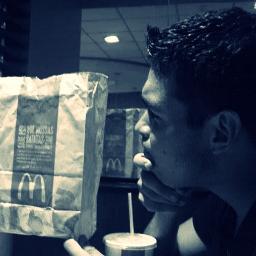 http://t.co/ZWCh9F0Y6F 
Whatsapp? Pede.
@porramike , segue no insta :)