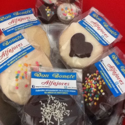 Don_Bonete's profile picture. Alfajores argentinos artesanales. Bañados en chocolate negro y blanco. Distribuimos desde PUEBLA a todo México. DISEÑALOS A TU GUSTO SIN $ EXTRA