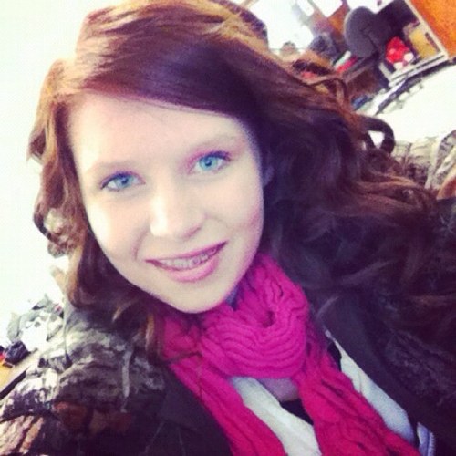 Age-1⃣5⃣
Birth-Sept.3⃣
Single
Keep the bible close to your ❤
Snap Chat- l1x6y 
Kik- L1e9x9y7
I follow back!(:
