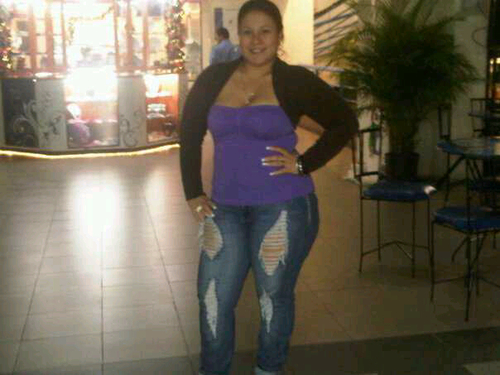 Buena amiga, sincera, feliz, me encanta el cine, la comida china, la pizza... Amo a mis dos hijos!!!  F