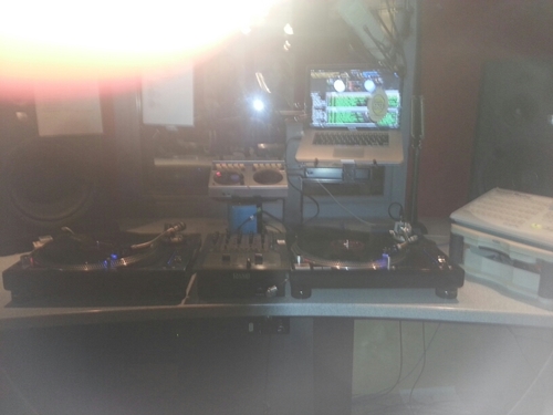 Mixer at @POWER983. I stay schemin'.