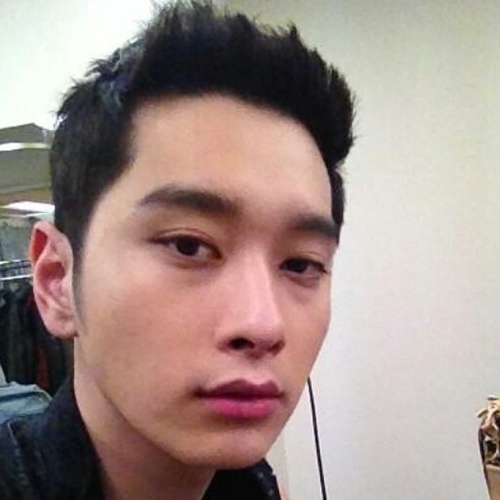 Supwang_'s profile picture. 찬성이랑 단둘이 있고싶어요 모두 탈빠해주세요...