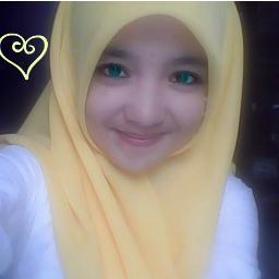 cantik, baik, gak sombong, rajin hahahahaa