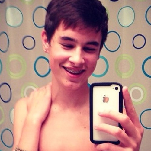 AFMckenzie's profile picture. 16. Taken. I do not look filipino but, i am one #JS :) xx @benni_cinkle followed me! ♕