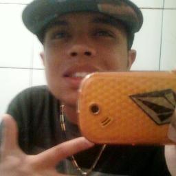 Um menor sonhador que vai busca o sonho dele custe o qu e custa sem pisa em ninguém porq nao preciso disso Com a minha Humildade Vou ser um vencedor !