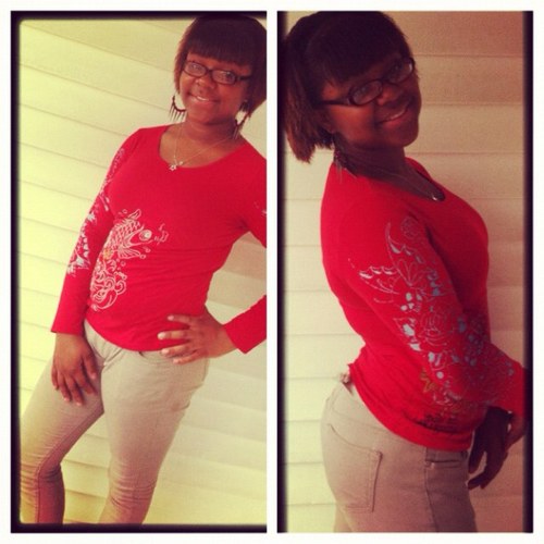 Only fCk w| pretty bitches Follow my bby @MOEmoney_x3 & @simply_Lenisha(: