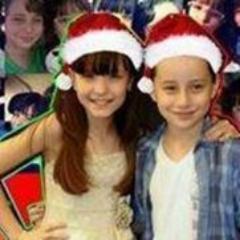 Twitter oficial da Lari : @larimanoela
Twitter oficial do Leo : @leo_belmonte