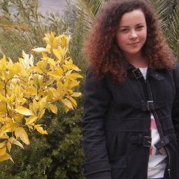Hi! My name is Rachel, i'm 16 years old and i live in Portugal. I love One Direction. Follow me and i follow you! Thank you :D LOVE YOU!!
