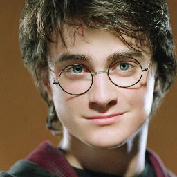 Amo Harry Potter ...ainda estou esperando a minha carta^^:) esse twitter e para mostrar q sempre serei uma potterheads Fatos Harry Potter