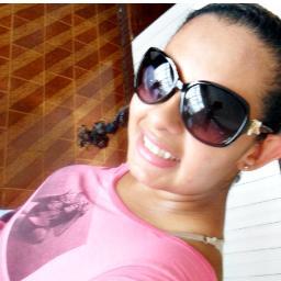 Quando o mundo mostrar o teu erro.E a saudade te atormentar.Podes vir que eu ainda te quero.Te esperarei neste mesmo lugar. Ω