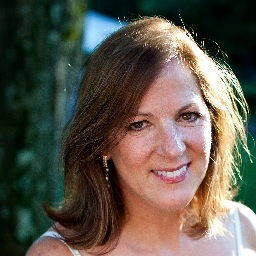 writer, tree hugger, believer in intentional living and advocate for 