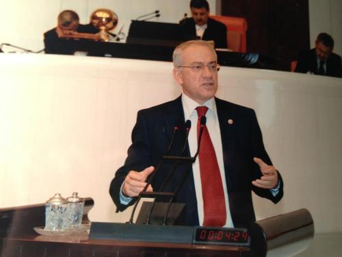 20. 22. ve 23. Dönem Cumhuriyet Halk Partisi Çanakkale Milletvekili ve 23.Dönem TBMM İdare Amiri http://t.co/DQnin503