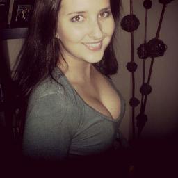 JOURNALIST girl  ARTIST.REBEL.BOOK & MUSIC LOVER.CRAZY.HAPPY 
...
DEAR WORLD I LOVE YOU :)