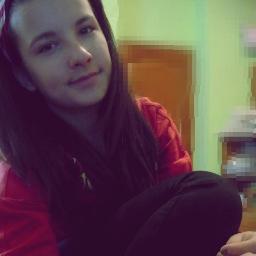 mauuu! I'm 13 years old, from Hungary not hungry Hungary!I'm a #Directioner ijfuehfUHFUefeu♥ Follow me and i follow you back.^^