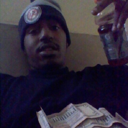 Me just a typical nigga i work 4 mines keep my circle tight cuz niggas a fuck u over ya dig itz me an mines against da world