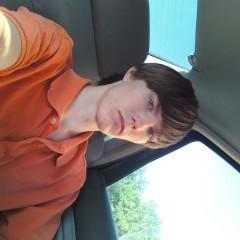 heyy , william here . i love to play guitar , hang out with friends , and watch tv wellll thts pretty much it