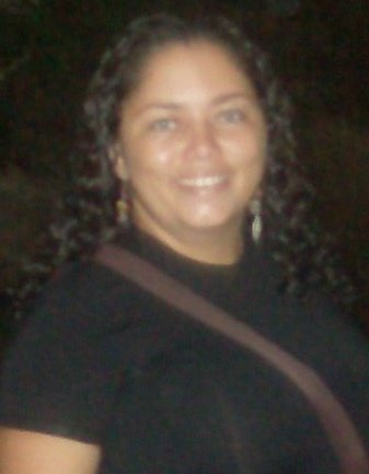 son muuuy infantil con mis niños pero seria y comprometida cuando se requiere... y amo a mi familia y a mi 
pais!