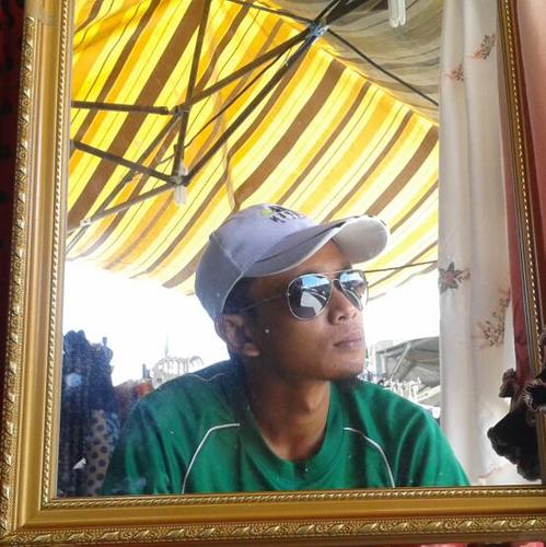 Lz_ZouL's profile picture. 