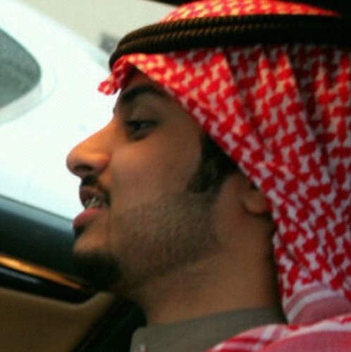 دق االعود ۈ ضيعني بـ:تقوى االهجر لعنبو كل عديم ااحسااس ماتهتز مشااعررهہ