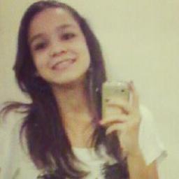 Modelo, linda, iPhone 5, rica e mentirosa.
