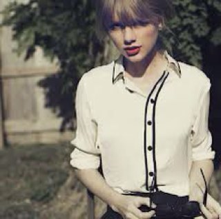 Swiftie and Directioner! I ship Haylor! I respect their relationship! Follow me, i follow back:D