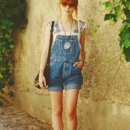 j'ai 15 ans vous avez besoin justement de cliquer sur (follow ou abonne) c'est simple je vous aime