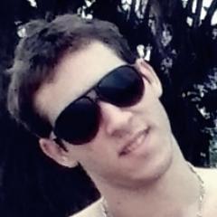 Um jornalista que trabalha com responsabilidade e amor pelo que faz, e que tenta sempre colocar um pouco de humor nas coisas.