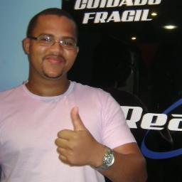 Se o conhecimento pode criar problemas, não é através da ignorância que podemos soluciona-los..