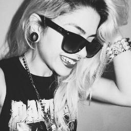 re_problematica's profile picture. Decimos lo que pensamos, así que no me importa tu opinión. Seguime y vas a ver..