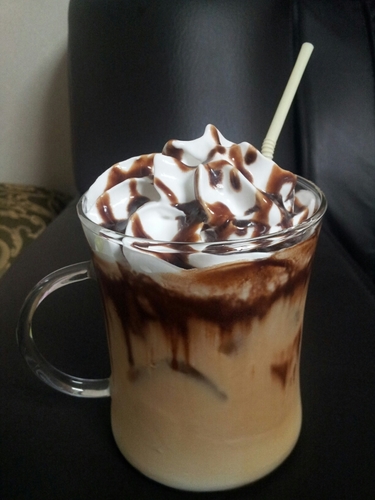 acetal's profile picture. 안녕하세요~천안에 살아여