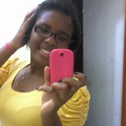 18 anos,pisciana,Corinthiana,tímida,sonhadora,adora muito os amigos(as) e FAMÍLIA...Minha cor favorita é Rosa...