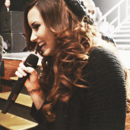 kindofdlovato's profile picture. I'm in love with the thought of you.