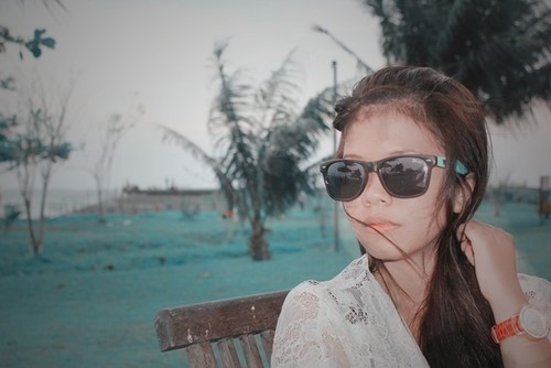 MirnaJessy's profile picture. Rayakanlah setiap hari dalam hidupmu karena sesungguhnya hari esok akan datang sangat cepat.