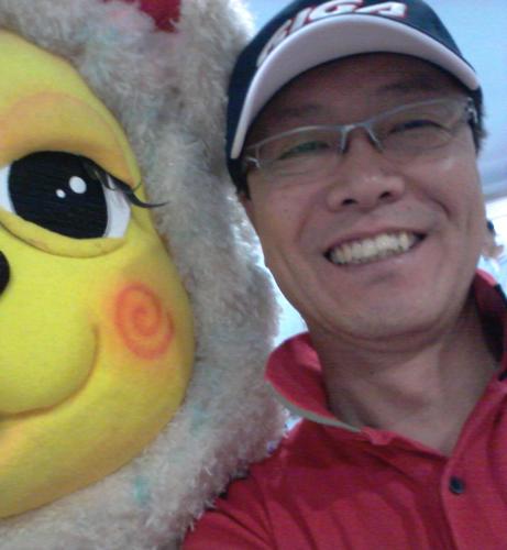 ojinnie's profile picture. MB 대통령만들기 앞장섰던 수꼴! 
지금은 그게 쪽팔려 분개하는 자칭 좌빨, 반체제인사.
삼성의 사업계획서에 의해 움직이는 대한민국에 사는 불쌍한 시민