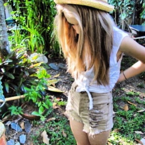 gold coast, australia | thirteen | single instagram: @_courtneysimmons