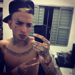 @MC_Guime orgulho de te ter como ídolo eu te amo ♥  '