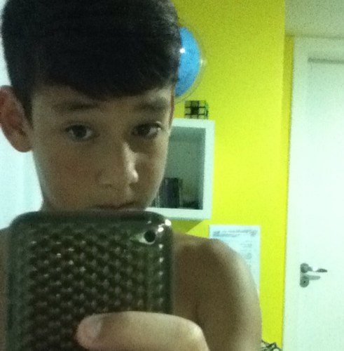 eu sou um menino legal , tenho saude e paz,amo minha familia e amo