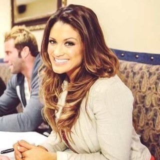 Hey its Eve the divas champion (RP- Taken) Anyways thats it so Show Off ;) oh im dating @ShowOffDolphZig