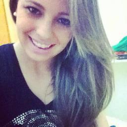 Quem me vê,me vê sorrindo,e vai ser sempre assim :D