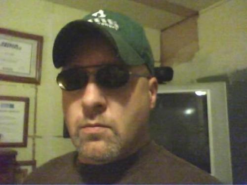 redtech454's profile picture. 