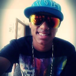 cantor e compositor 
facebook-Gui rodrigues convida la :p   http://t.co/W5UbZLe3O2 PODE PERGUNTA !