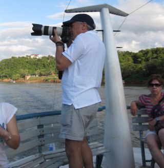 Me gusta viajar y la fotografia, todas las fotografias son mias, mezclando el color y el b/n. Soy viajero no turista.....
