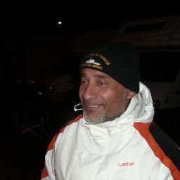 commerciante amante della vita e delle belle donne gioco a poker e mi piacciono le auto veloci. estroverso e simpatico (dicono ) voglio conoscere s gente nuova